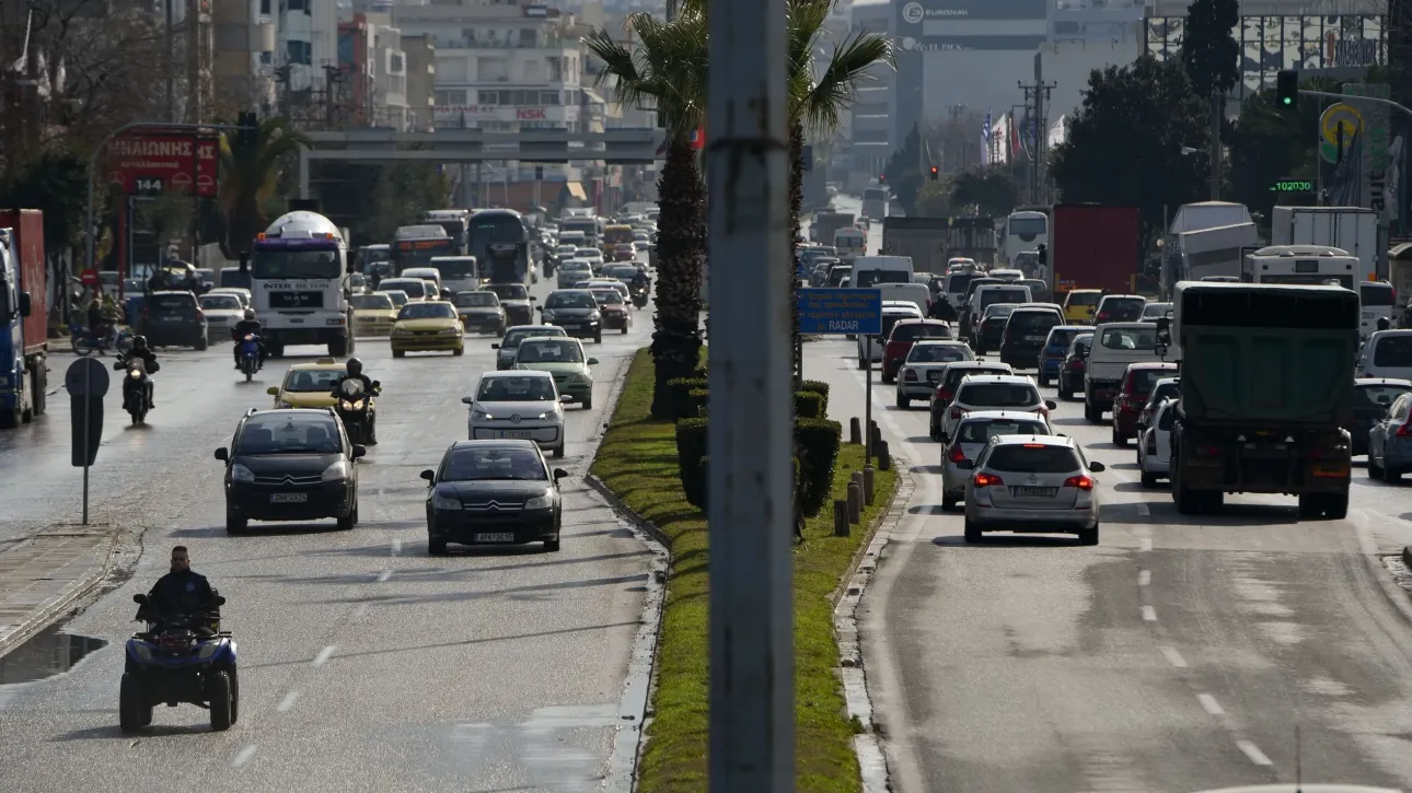 حركة المرور: ازدحام مروري بطول كيلومتر في كيفيسوس و تأخيرات كبيرة في أتيكي أودوس