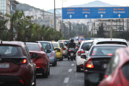 حركة المرور: السائقون على طريقي كيفيسوس وأتيكي أودوس "ينتظرون" - طريق كيفيسياس أيضًا "أحمر"