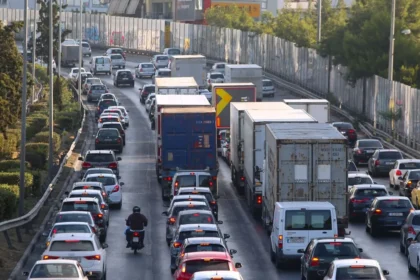 ازدحام حركة المرور في كيفيسوس و كيفيسيا - توجد تأخيرات أيضاً على طريق أتيكي أودوس