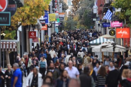 عيد الميلاد ٢٠٢٥: تبدأ ساعات العمل الاحتفالية في المتجر يوم الخميس