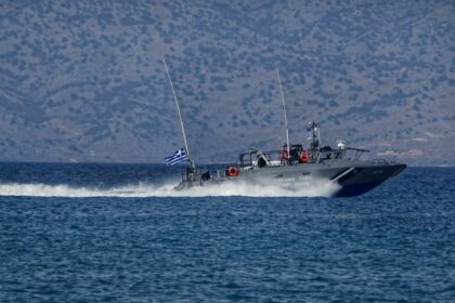ثلاث عمليات إنقاذ أسفرت عن إنقاذ ٩٥ شخصاً قبالة سواحل جزيرة كريت