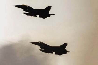 اشتبكت طائرات مقاتلة يونانية مع طائرتين تركيتين مسلحتين من طراز إف-16 بين جزيرتي ليمنوس و ليسفوس