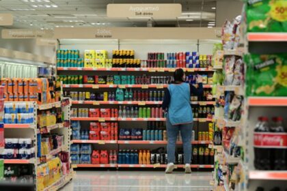 مواعيد عمل المتاجر الكبرى اليوم (١٢/٢٤): عشية عيد الميلاد