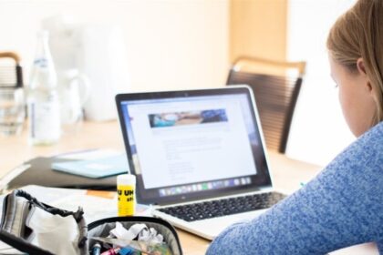 سيتم عقد الدروس عن بعد غدًا في المدارس التي ستغلق بسبب سوء الأحوال الجوية