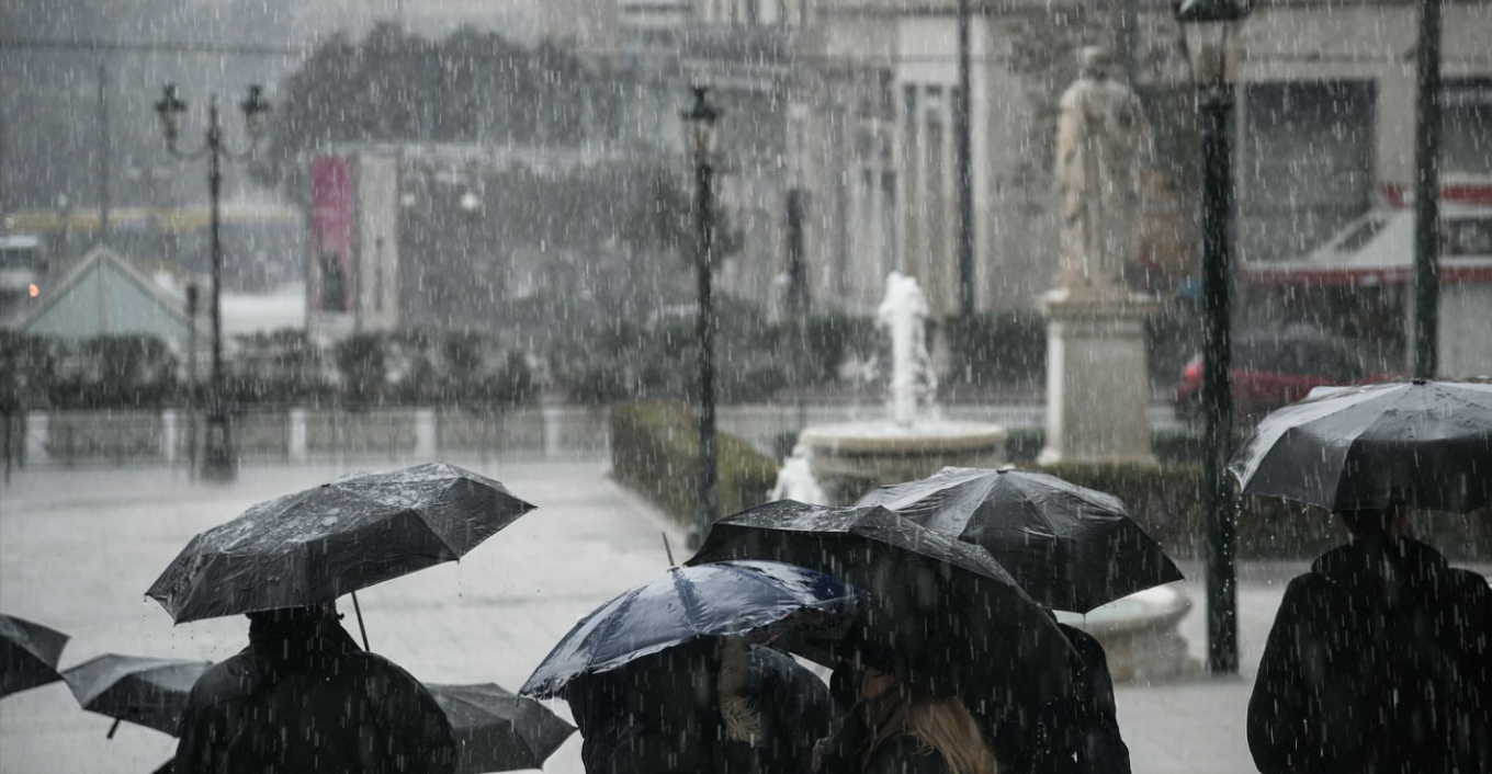 طقس قاسي: توقعات لأمطار غزيرة و عواصف خلال الـ ٤٨ ساعة القادمة و ٨ مناطق في حالة تأهب قصوى