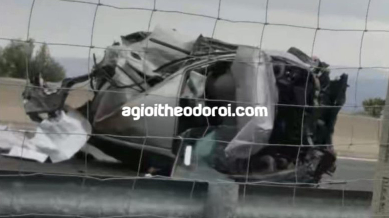 مصرع شخص إثر انقلاب سيارة على الطريق الوطني بين أثينا و كورينث