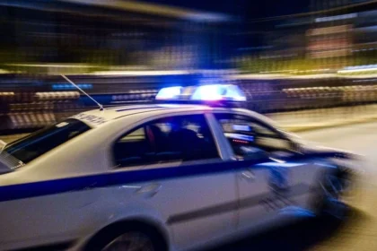 كيفيسيا: اصطادم سائق تحت تأثير الكحول بشجرة و سبع مركبات