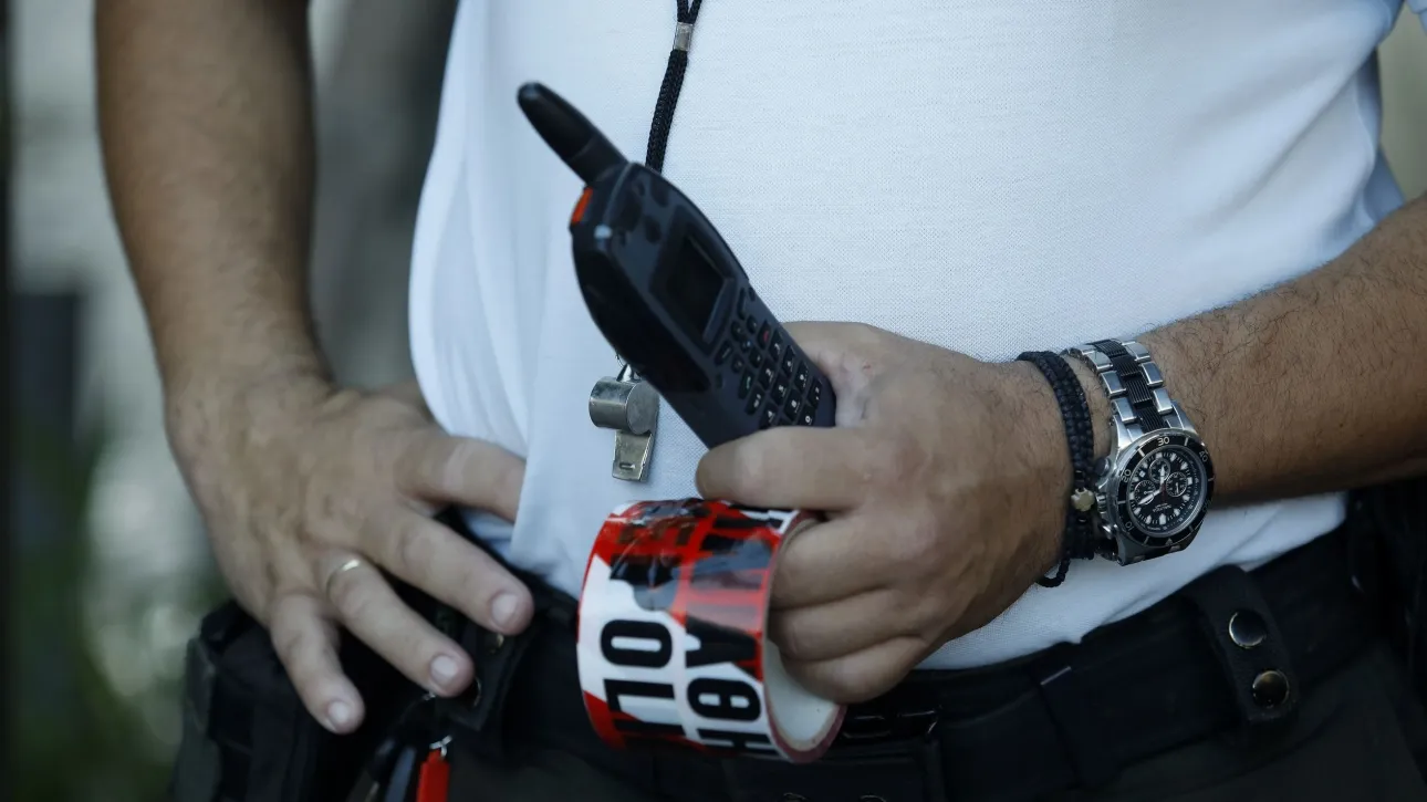 حادث مروري في ميتيليني: سائق مخمور يصطدم بأربع دراجات نارية - إصابة امرأتين