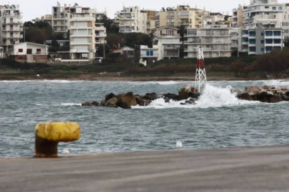 زاكينثوس: تم إلغاء رحلات العبارات بسبب سوء الأحوال الجوية