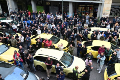 إضراب سائقي سيارات الأجرة لمدة ٤٨ ساعة يومي ١٣ و ١٤ يناير