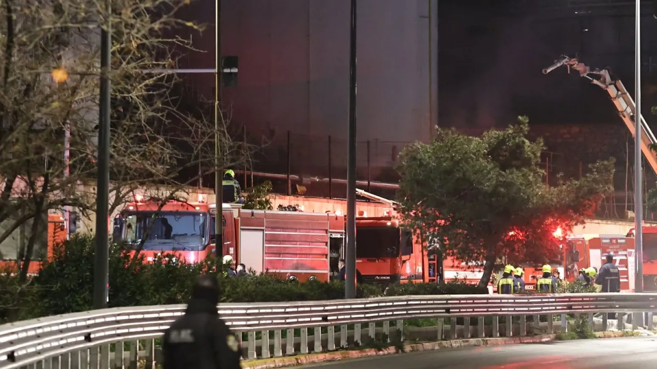 حريق في بيراما: تشير الأدلة الأولية إلى تسرب وقود - معركة استمرت طوال الليل مع النيران