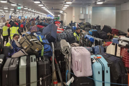 حقائب مفقودة، ليالٍ طويلة في المطارات و رحلة بحث عن تذكرة على متن رحلة أخرى - مشاكل مستمره في مطارات اليونان