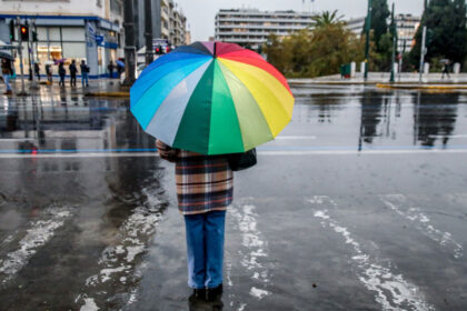 الطقس: أمطار غزيرة و عواصف في بعض مناطق اليونان - درجة الحرارة ١٨ درجة مع طقس معتدل في اتيكا