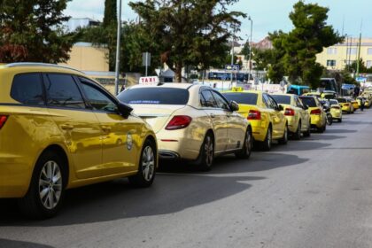 ستبدأ سيارات الأجرة إضرابات متكررة لمدة ٤٨ ساعة ابتداءً من يوم الثلاثاء