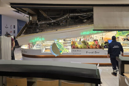 انيهار جزء من سقف معلق لمتجر في مركز تجاري بمدينة سالونيكي - إصابة شخص واحد