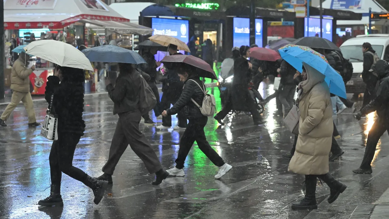 الطقس: تدهور جديد مصحوب بأمطار غزيرة و عواصف و رياح - انخفاض في درجات الحرارة في اتيكا