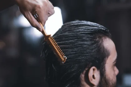 بيلوس: شاب يبلغ من العمر ٢٥ عامًا يعتدي على مصفف شعره بعصا - لأنه لم تعجبه قصة الشعر