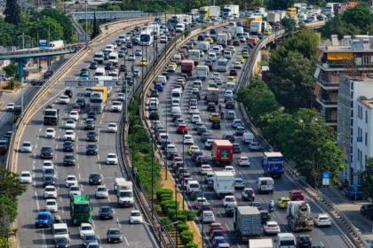 حركة المرور: ازدحام مروري في كيفيسوس و وسط العاصمه - تأخيرات كبيرة على طريق أتيكي أودوس