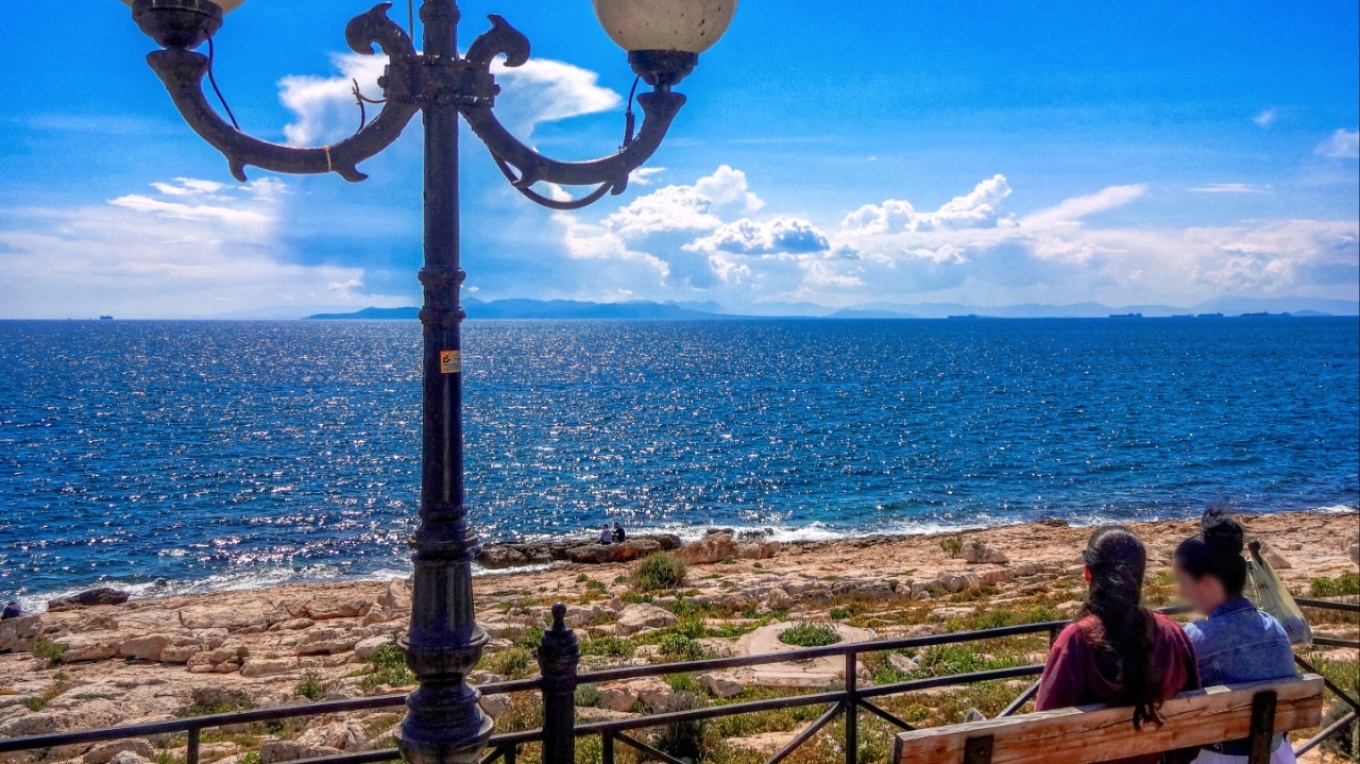 الطقس ربيعي في منتصف الشتاء مع درجات حرارة تصل إلى ٢٢ درجة خلال عطلة نهاية الأسبوع