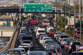 حركة المرور على الطرق الآن - تشهد شوارع كيفيسوس و غيرها من الطرق المركزية في أتيكا ازدحاماً مرورياً خانقاً