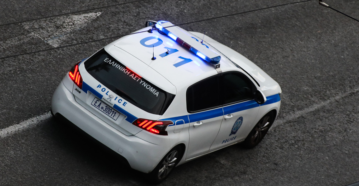 إلقاء القبض على ثلاثة أشخاص في تريكالا بتهمة بيع السجائر للقاصرين