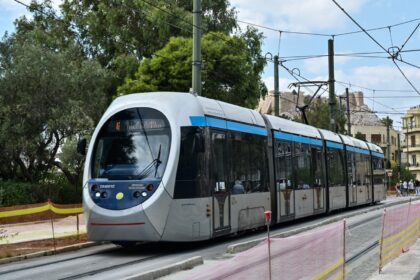 تم إغلاق خط الترام في ساحة سينتاغما بسبب أعمال البناء في شارع فاسيليسيس أولغاس