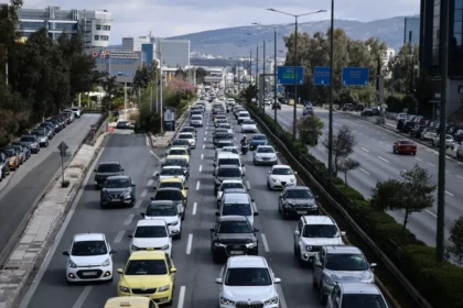 حركة المرور: ازدحام مروري على جانبي طريق كيفيسوس - تأخيرات على طريق أتيكي أودوس