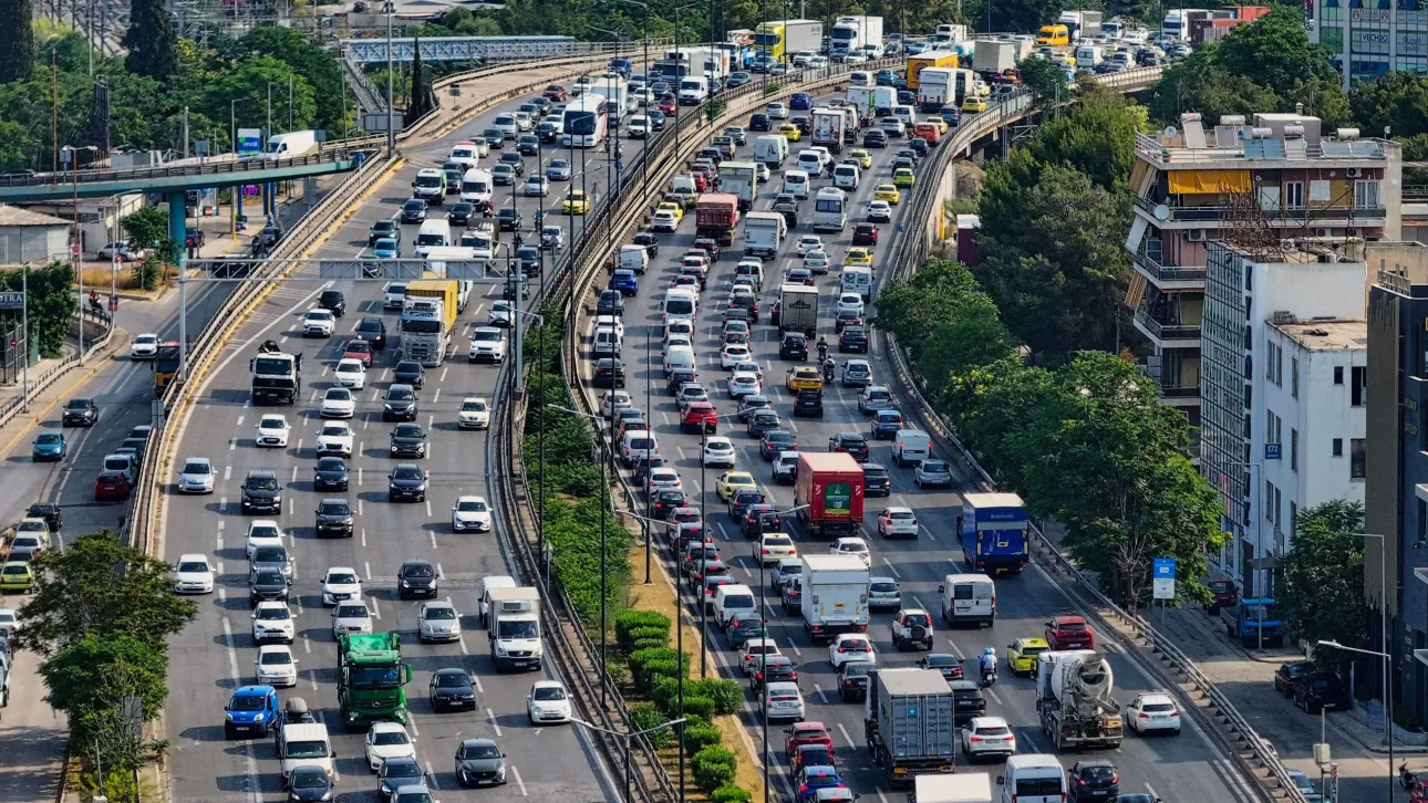 حركة المرور: ازدحام مروري في كيفيسوس و كيفيسيا - تأخيرات تصل إلى ٢٠ دقيقة على طريق أتيكي أودوس