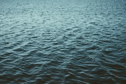 عملية إنقاذ غواصين في موانئ فولياغميني