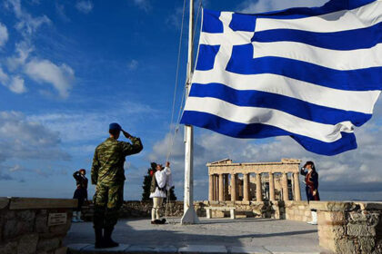 حلّقت طائرات و مروحيات فوق الأكروبوليس في بروفة لعرض ٢٥ مارس