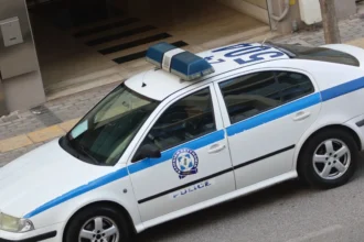 سالونيكي: إلقاء القبض على شاب يبلغ من العمر ٢٧ عامًا بتهمة التسبب في حادث مروري تضمن التخلي عن طفل يبلغ من العمر تسع سنوات