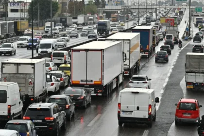 حركة المرور: في المنطقة "الحمراء" في كيفيسوس و مركز أثينا و ميناء بيرايوس