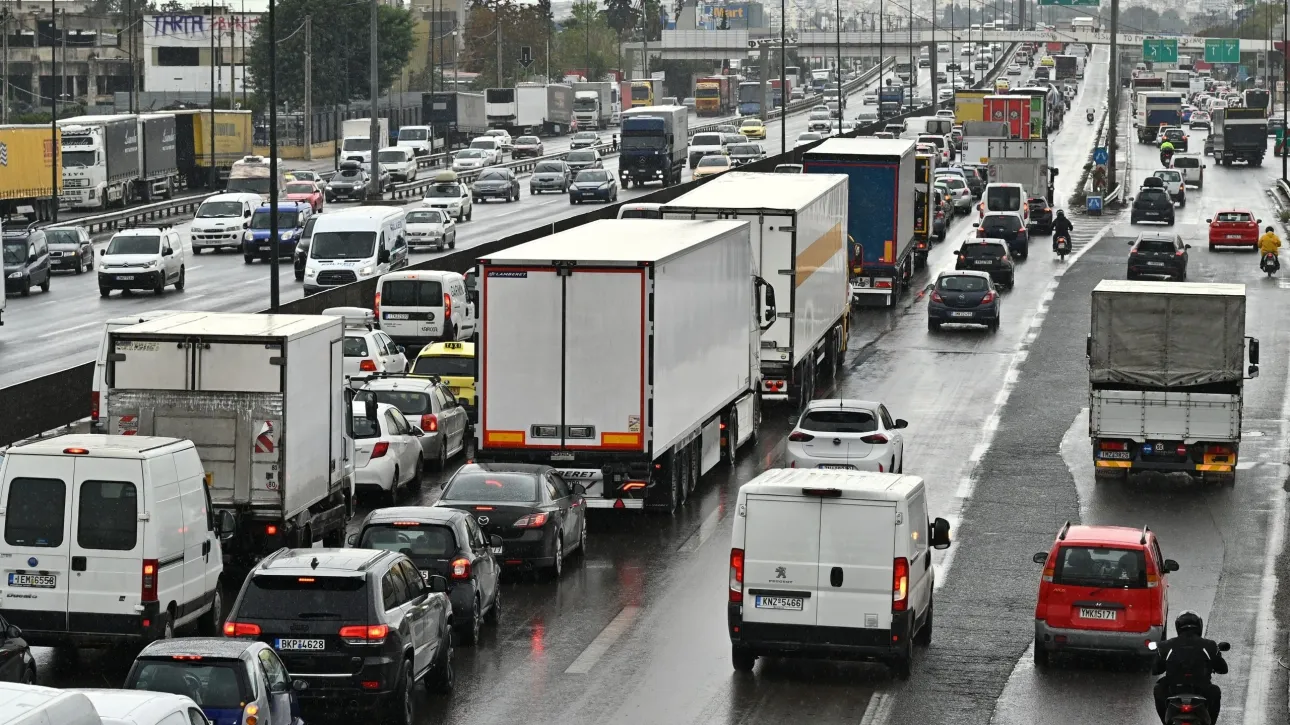 حركة المرور: في المنطقة "الحمراء" في كيفيسوس و مركز أثينا و ميناء بيرايوس