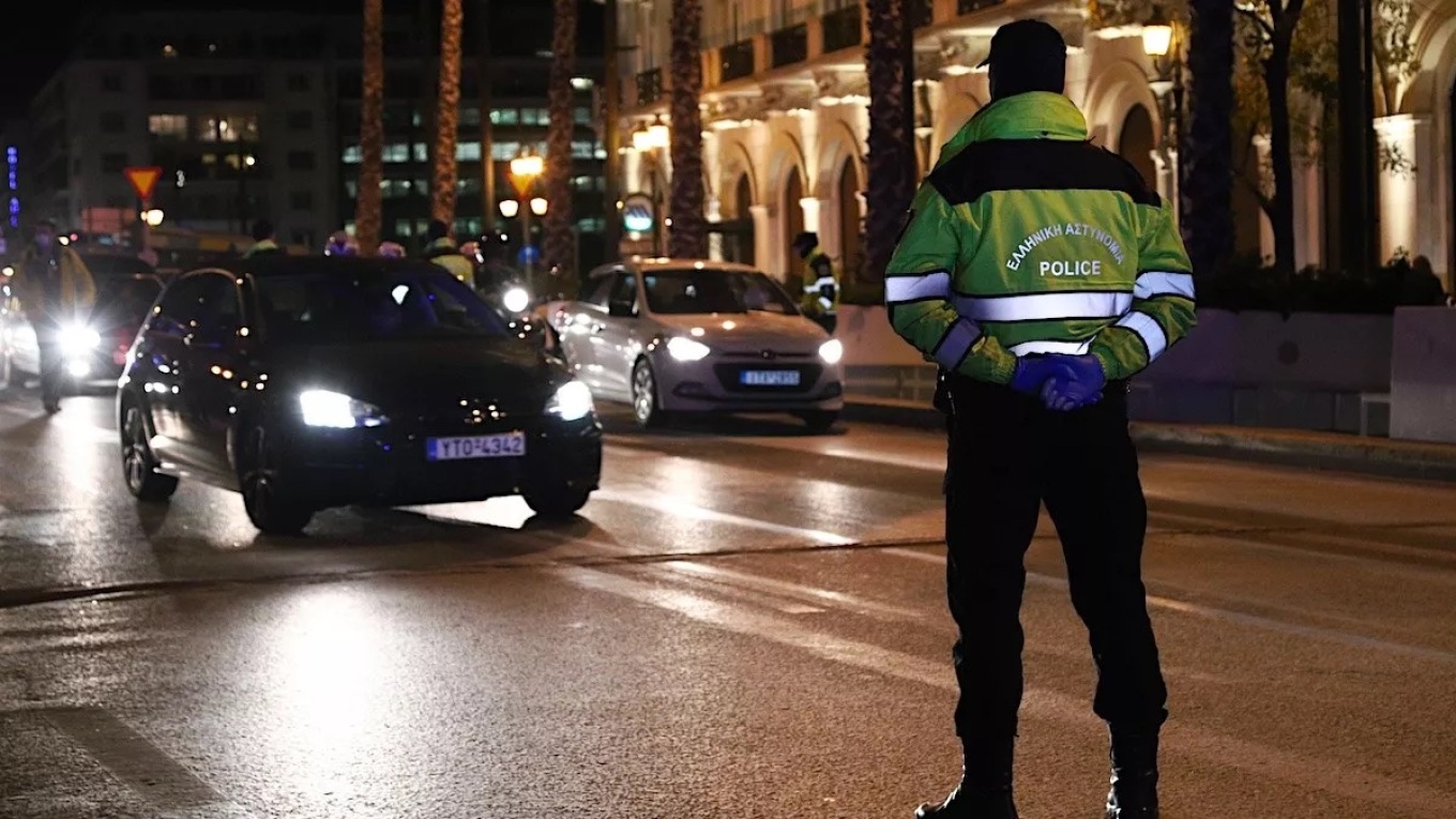 أُلقي القبض على أربعة سائقين مخمورين في أتيكا خلال عطلة عيد الفصح و أُجري أكثر من ١٨٠٠٠ اختبار كحول في الدم