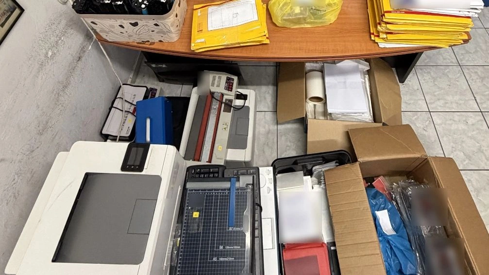 أتيكا: شبكة قامت بإعداد و توزيع وثائق مزورة – بلغت قيمة المكاسب أكثر من مليون يورو