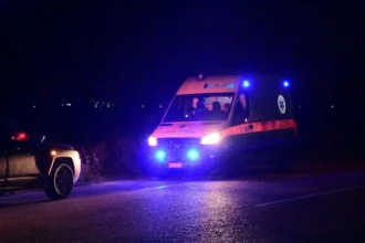 توفي فتى يبلغ من العمر ١٧ عامًا في حادث سير في إيفيا: اصطدمت دراجته النارية بسيارة إسعاف