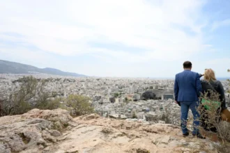 طقس ربيعي مع درجات حرارة تصل إلى ٢٧ درجة مئوية - أمطار متفرقة في الجبال الشمالية