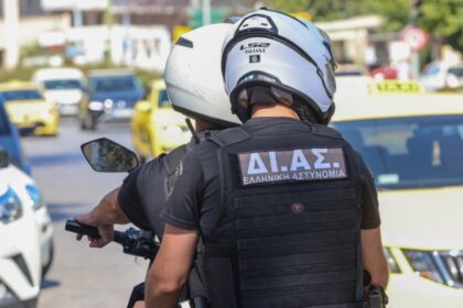 اعتقال شخصين في أغيا فارافارا: هددا موظف محطة وقود بسكين و ابتزّا منه المال