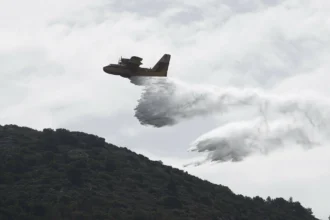 حريق في أخايا: اعتقال رجل يبلغ من العمر ٥١ عاماً