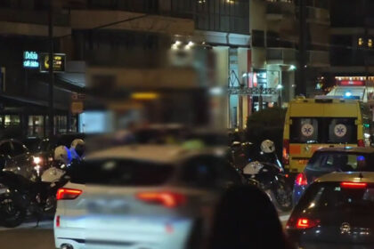 حادث مروري يُجرّ فيه أحد المشاة في أمبيلوكيبي و ازدحام مروري