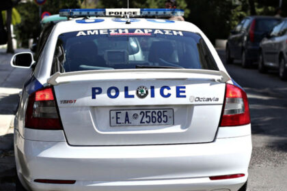 إلقاء القبض على شخصين بتهمة الاتجار بالمخدرات في باترا و ضبط أكثر من كيلوغرامين من القنب و سلاح ناري