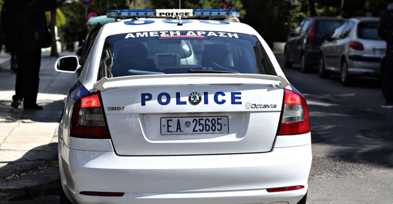 إلقاء القبض على شخصين بتهمة الاتجار بالمخدرات في باترا و ضبط أكثر من كيلوغرامين من القنب و سلاح ناري