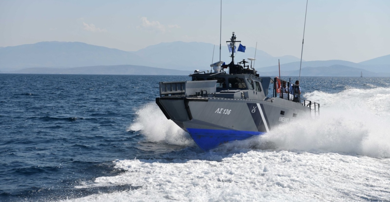 إنقاذ ٥٧ مهاجراً غير شرعي جنوب جزيرة كريت و اعتقال مهربين اثنين من جنوب السودان