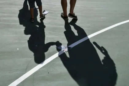 إلقاء القبض على شابين بتهمة الاعتداء على قاصر في مدينة سالونيكي