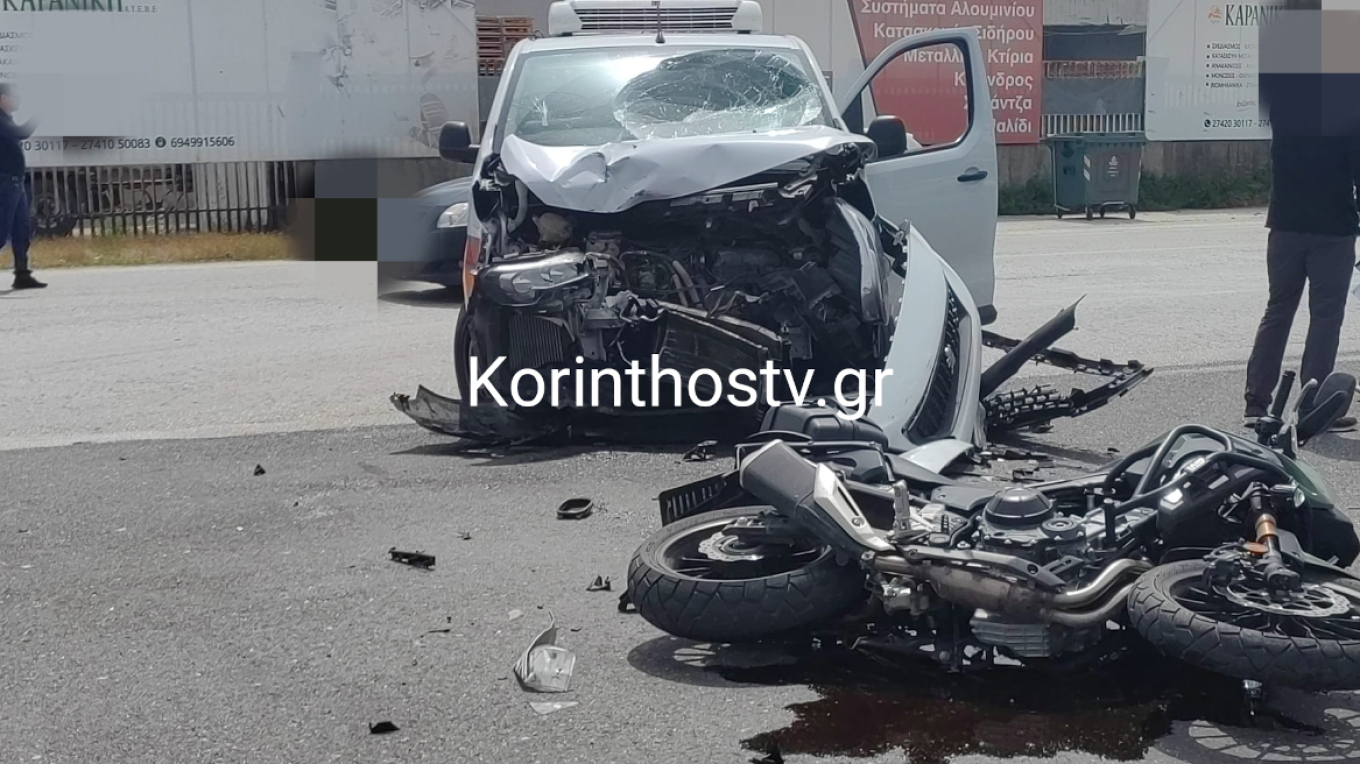 وفاة سائق دراجة نارية إثر اصطدامه بسيارة في كورينث