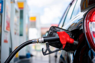 غرامات بقيمة ٥٤ ألف يورو على تسع محطات وقود لانتهاكها الحد الأقصى للربح