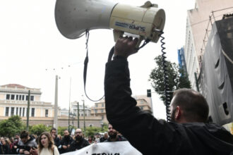 إضراب عام على مستوى البلاد يوم الأربعاء ٥/١٣ في القطاع العام، دليل مفصل - من سينزل إلى الشوارع و ماذا سيحدث للمدارس و وسائل النقل العام