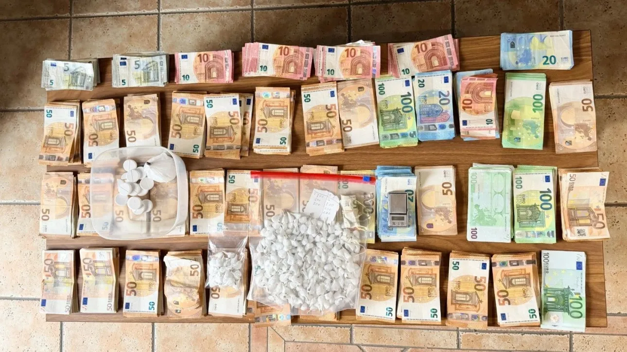تفكيك عصابة متورطة في تهريب الكوكايين في غرب أتيكا - اعتقال شخصين