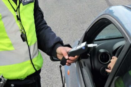 سالونيكي: اعتقال شخصين بتهمة القيادة تحت تأثير الكحول