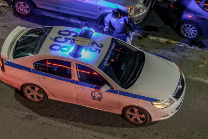 مطاردة في خالاندري: شاب يبلغ من العمر ٢١ عامًا لا يحمل رخصة قيادة حاول التهرب من الشرطة و تم القبض عليه